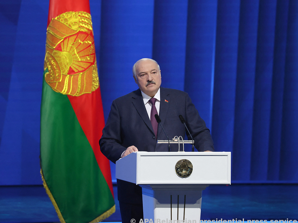 Die Rede Lukaschenkos wurde live im Staatsfernsehen übertragen
