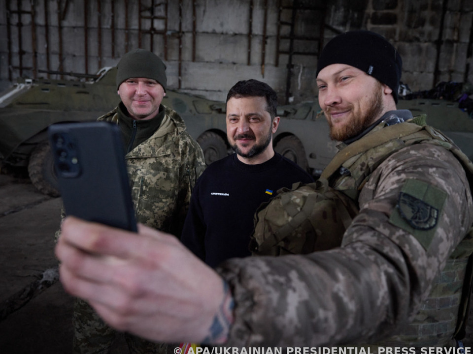 Selenskyj in der Vorwoche mit ukrainischen Soldaten in Bachmut