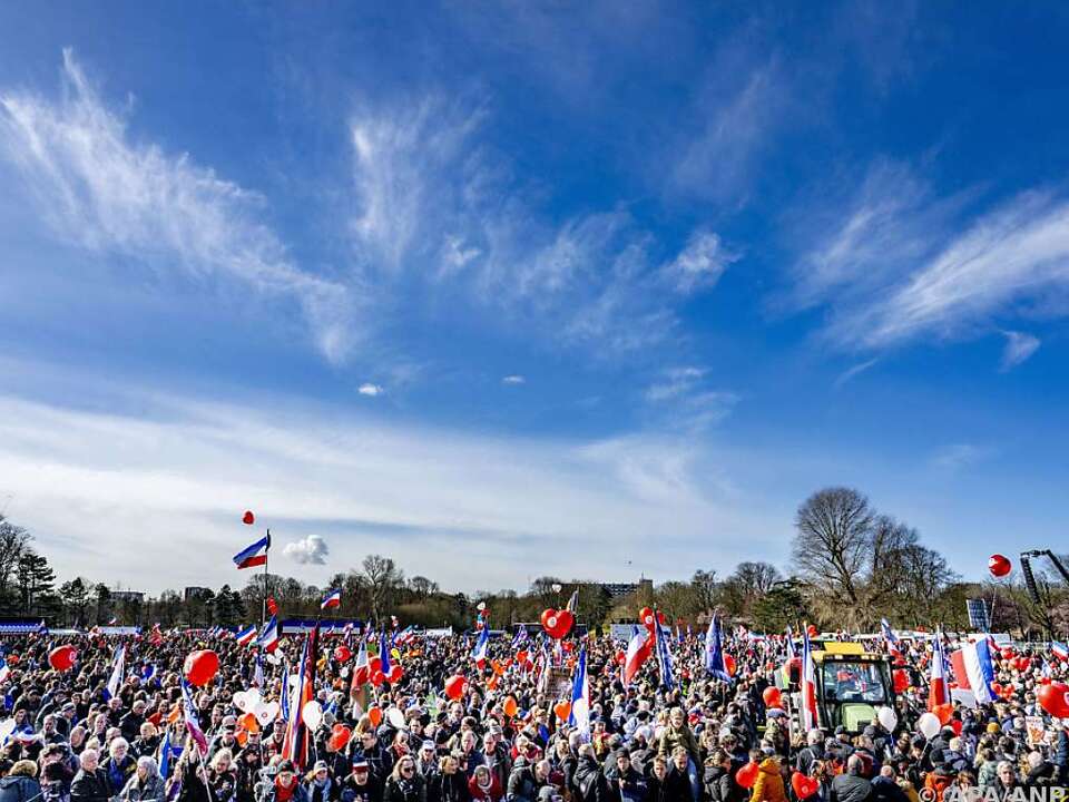 Tausende demonstrierten in Den Haag gegen Regierungspläne
