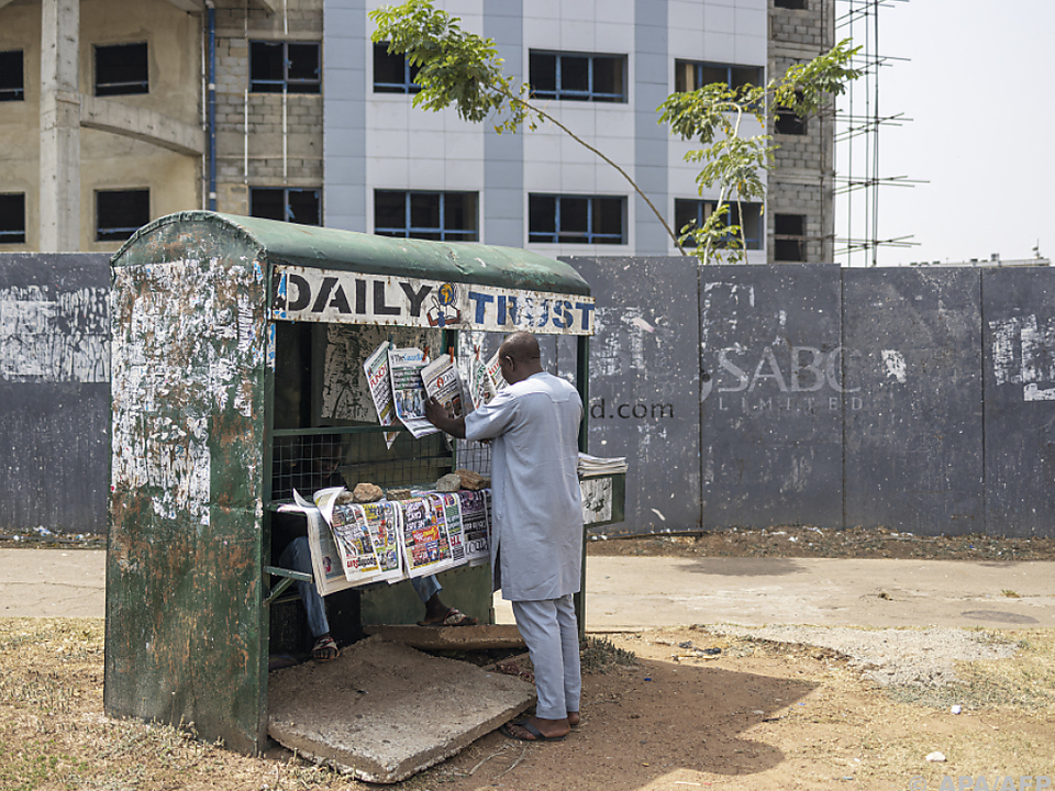 Zeitungsstandl in Abuja vor den Wahlen in Nigeria kürzlich