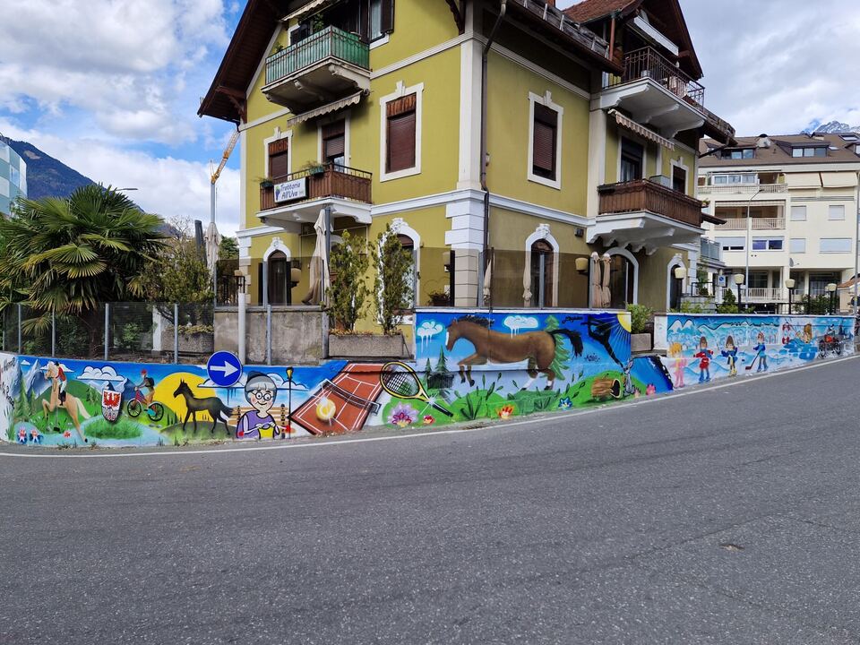 Graffitiprojekt-f-r-die-Gemeinde-Meran
