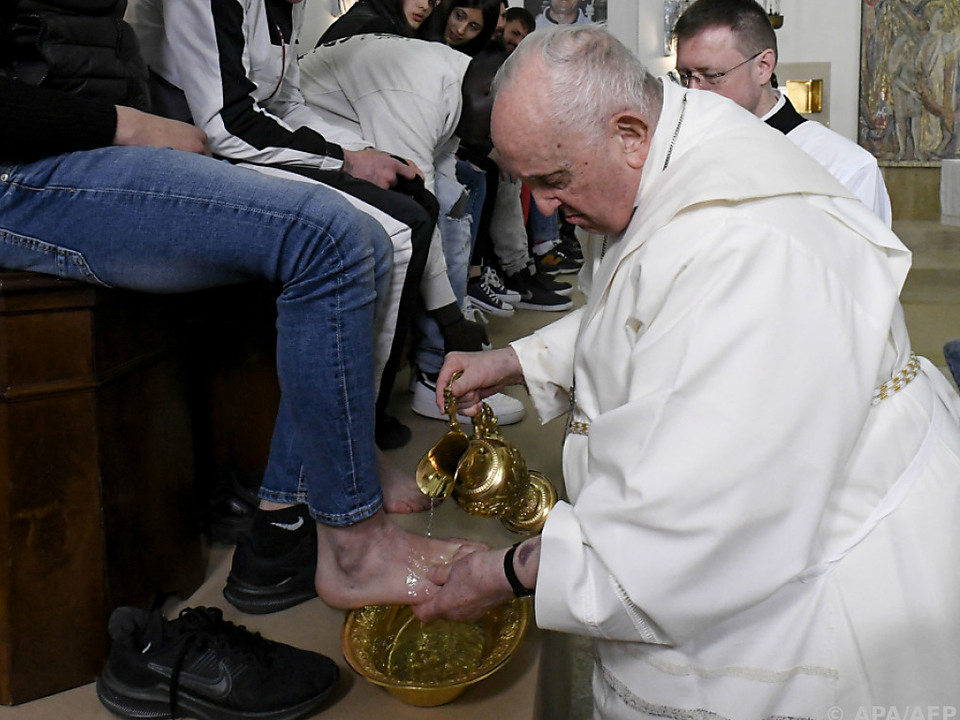 Papst vollzog die Fußwaschung in Jugendstrafanstalt