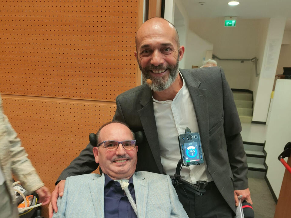 AISLA erhält den RosaCamunaPreis für 40jähriges Bestehen der