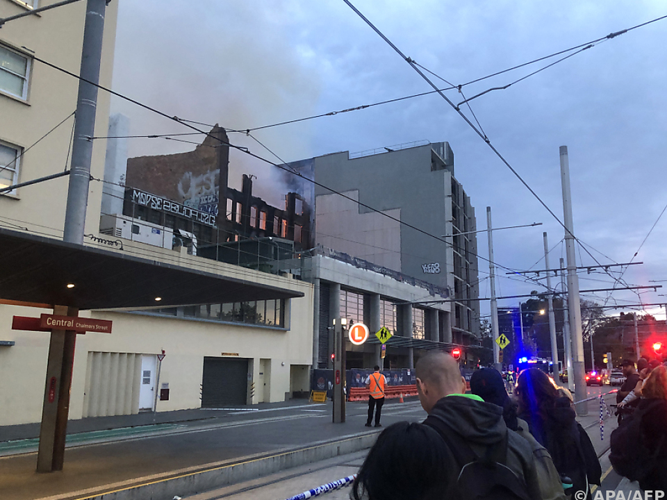Mehr als 50 Menschen wurden aus dem Gebäude evakuiert