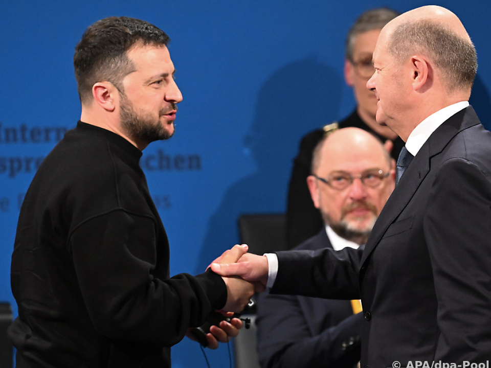 Selenskyj und die Ukraine erhalten den Karlspreis
