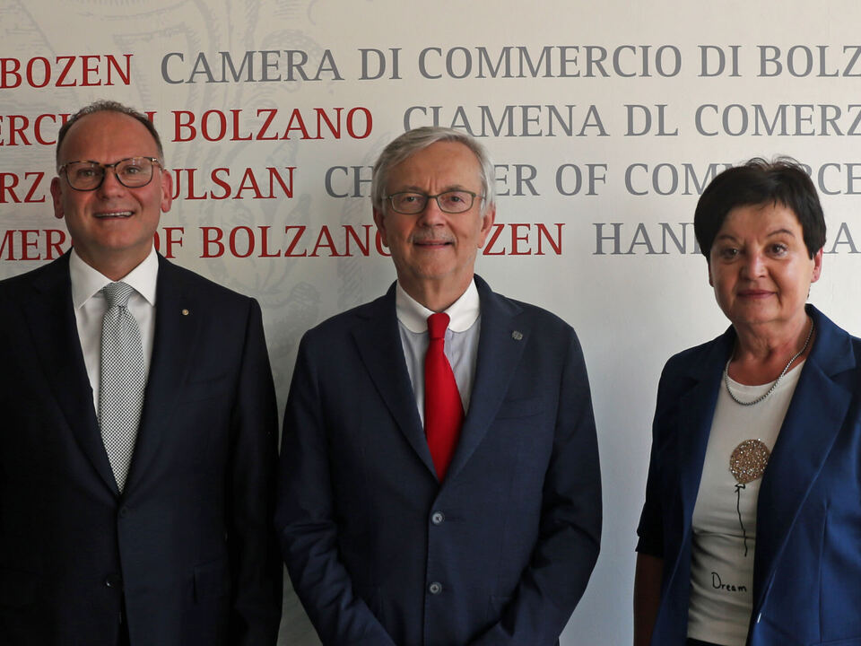 Handelskammer Sandro Pellegrini und Johanna Santa Falser sind