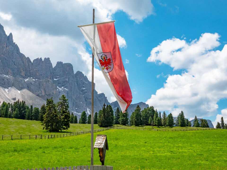 “Metti un segno per l’unità tirolese nella domenica del Sacro Cuore!”  – Notizie dell’Alto Adige