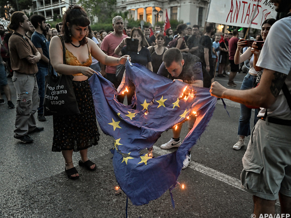Wütende Proteste in Athen gegen die EU-Flüchtlingspolitik