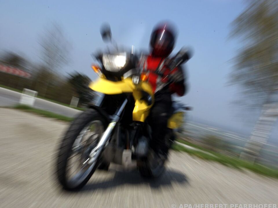 22-jähriger verlor Kontrolle über sein Motorrad  (Themenbild)