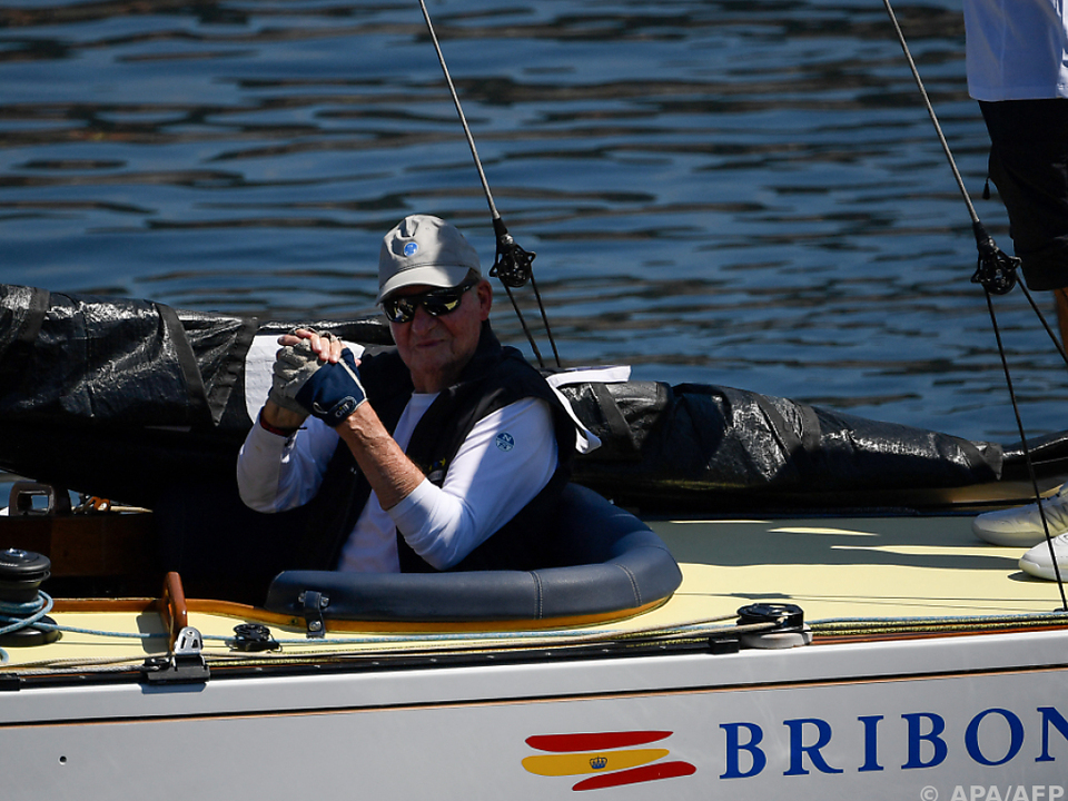 Juan Carlos auf seiner Segel-Yacht \