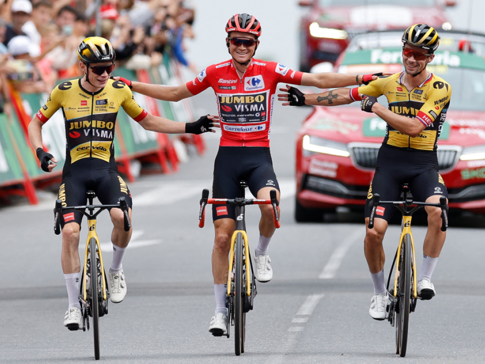 Flankiert von Giro- und Tour-Champions gewann Kuss die Vuelta