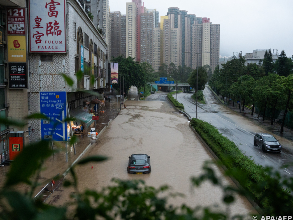 Millionenmetropole Hongkong kämpft mit massiven Hochwassern