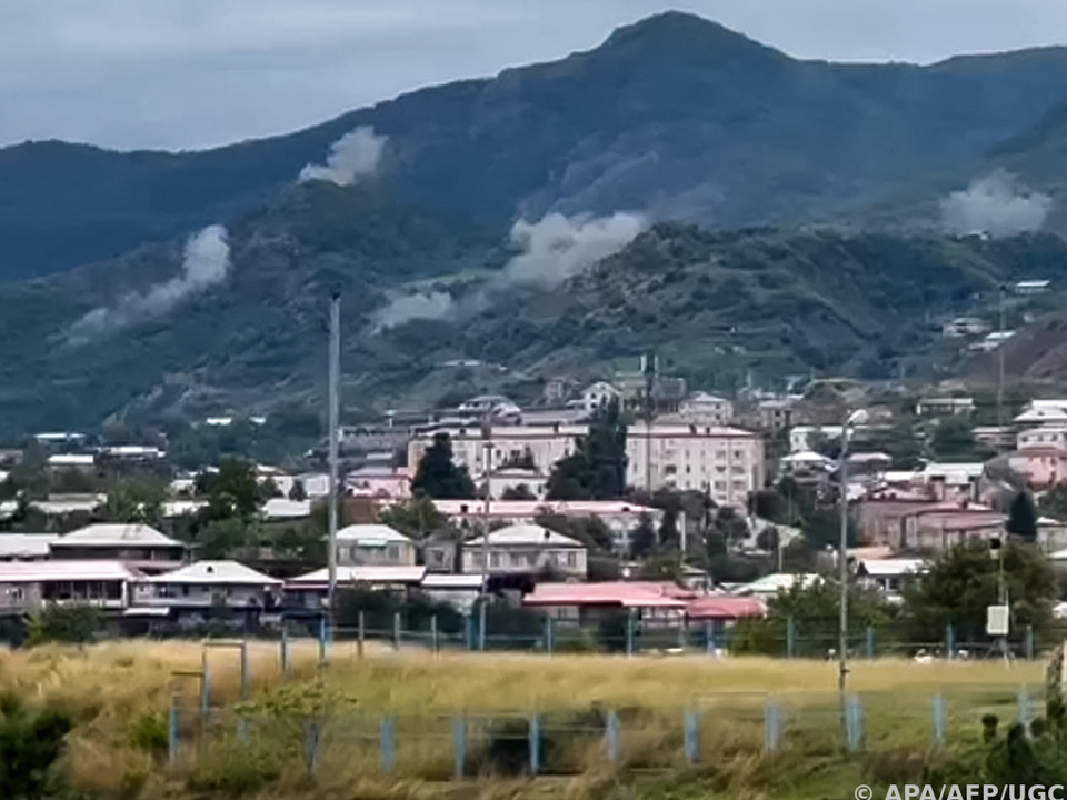 Rauch steigt auf über Stepanakert