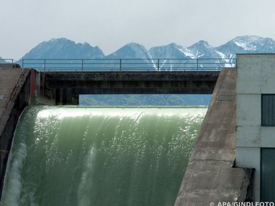 Wasserkraftwerke lieferten deutlich mehr Strom