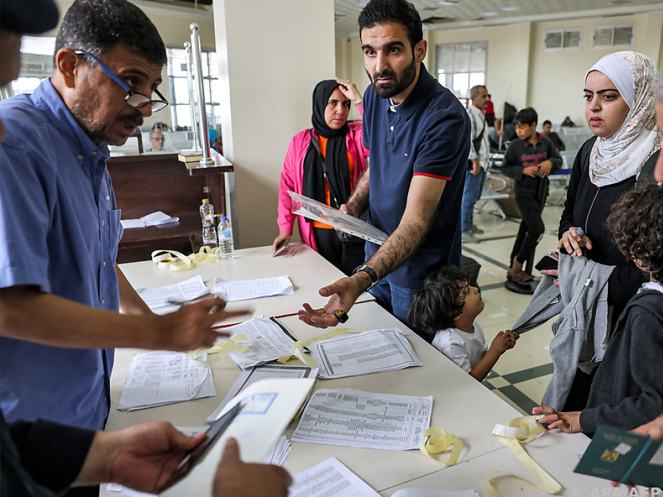 800 Ausländer und Palästinenser mit Zweitpass verließen Gaza Südtirol