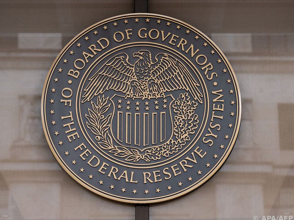 Fed-Logo auf dem Fed-Gebäude in Washington DC