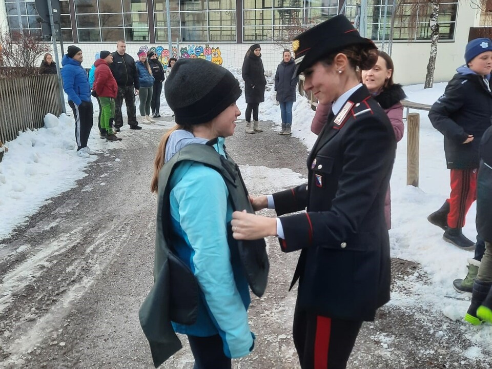 Schüler dürfen einen Tag lang Carabinieri sein Südtirol News