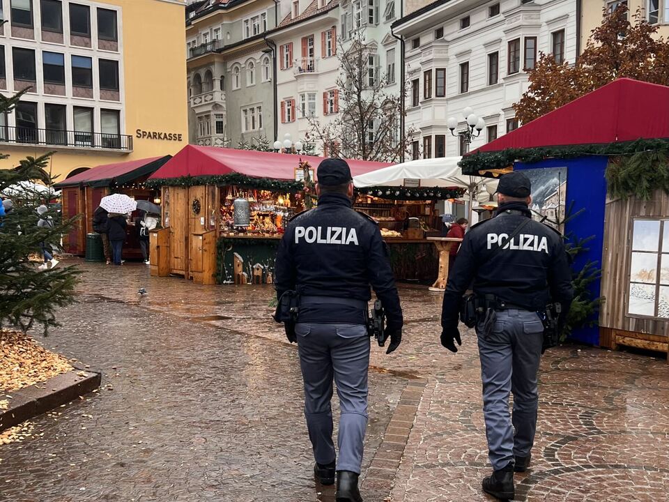 weihnachtsmarkt bozen polizei