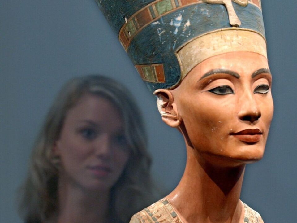 Die berühmte Büste der altägyptischen Königin Nofretete