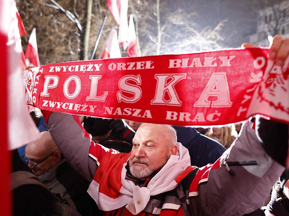 Überwiegend ältere Anhänger der PiS bei Demo in Warschau