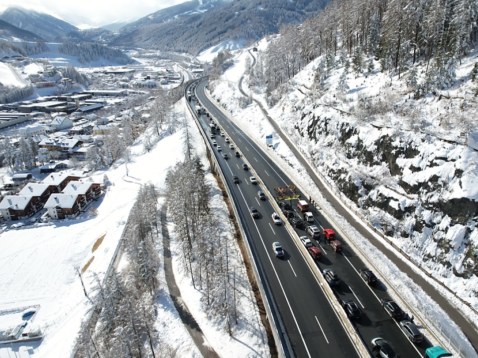Wieder-Durchfahrtssperren-in-Tirol-und-Vorarlberg