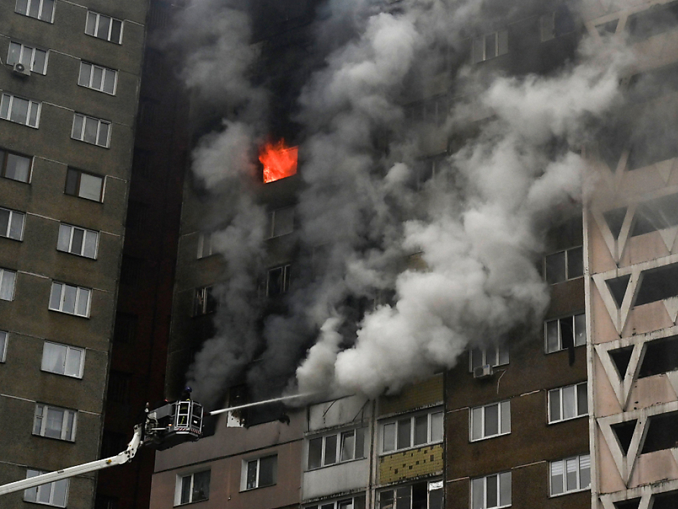 Feuer in Wohnhaus mit 18 Stockwerken in Kiew