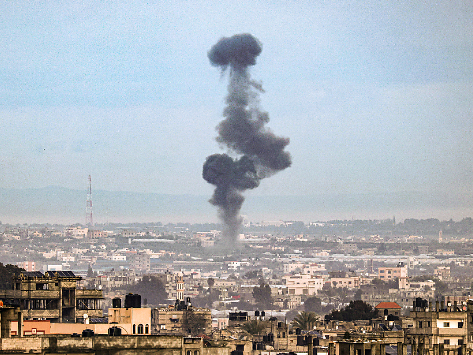 Israel bombardierte u. a. wieder Khan Younis