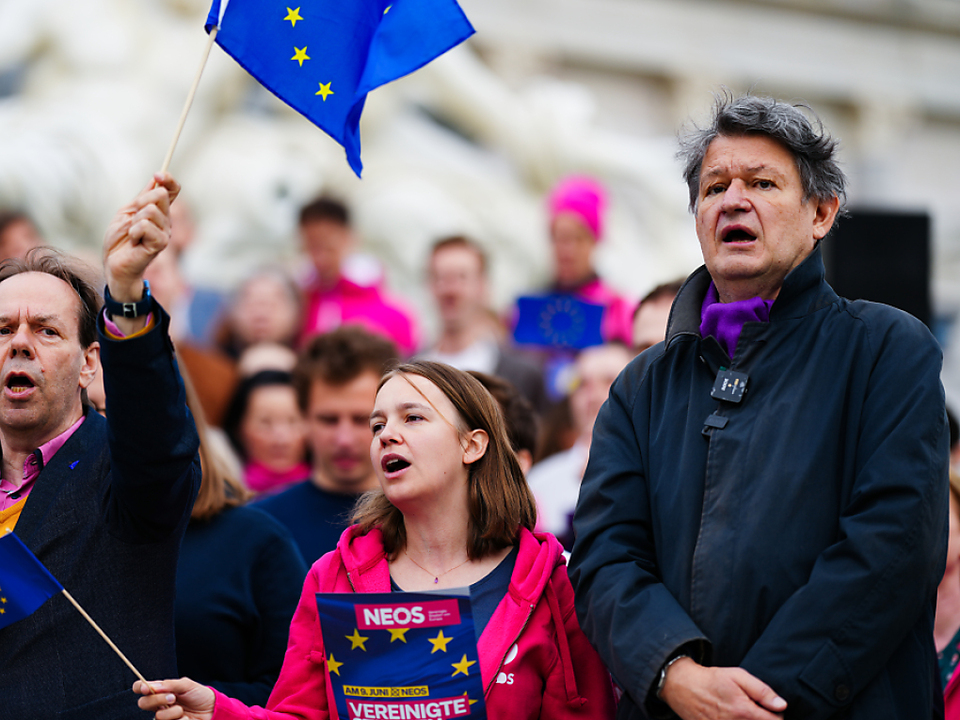 NEOS singen als “Vereinigte Stimmen von Europa” Südtirol News