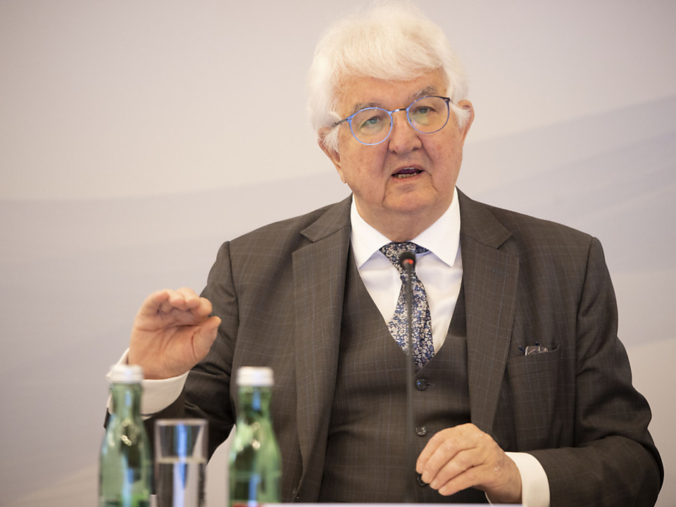 Holzmann war als einziger Notenbanker gegen EZBZinssenkung Südtirol News