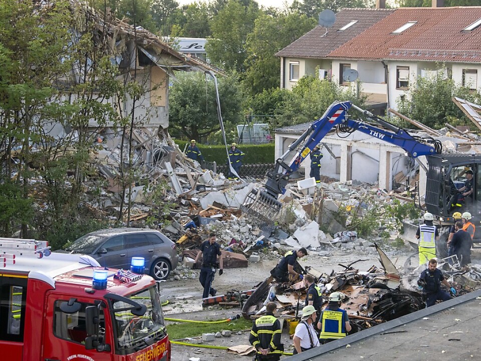 Ein-Toter-bei-Reihenhaus-Einsturz-in-Bayern-nach-Explosion