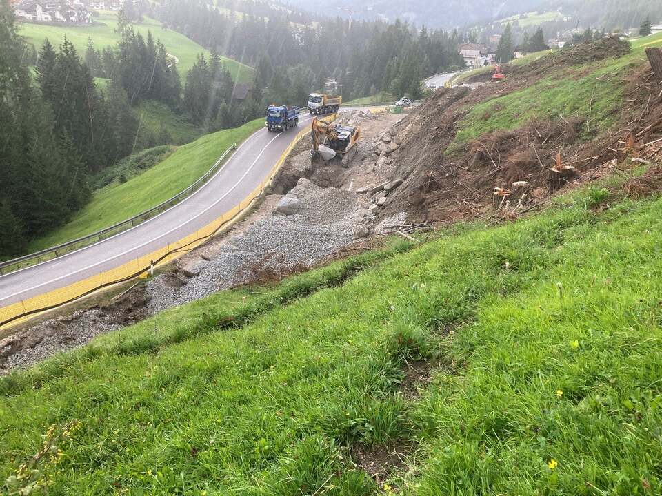 Gadertaler-Staatsstra-e-bei-Puntac-wird-gesichert