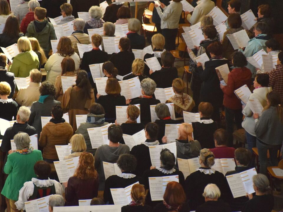 Ch-re-und-Kirchenmusiker-feiern-das-Fest-der-hl-C-cilia