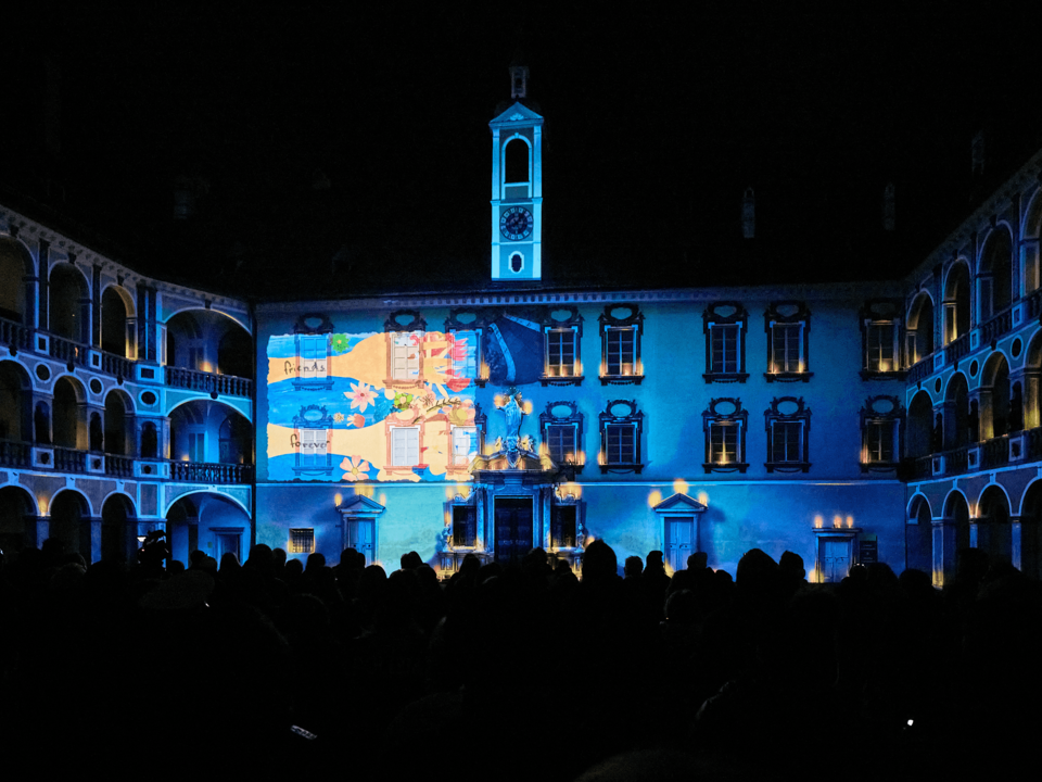 Brixen-Lichtshow-zum-Weltfriedenstag