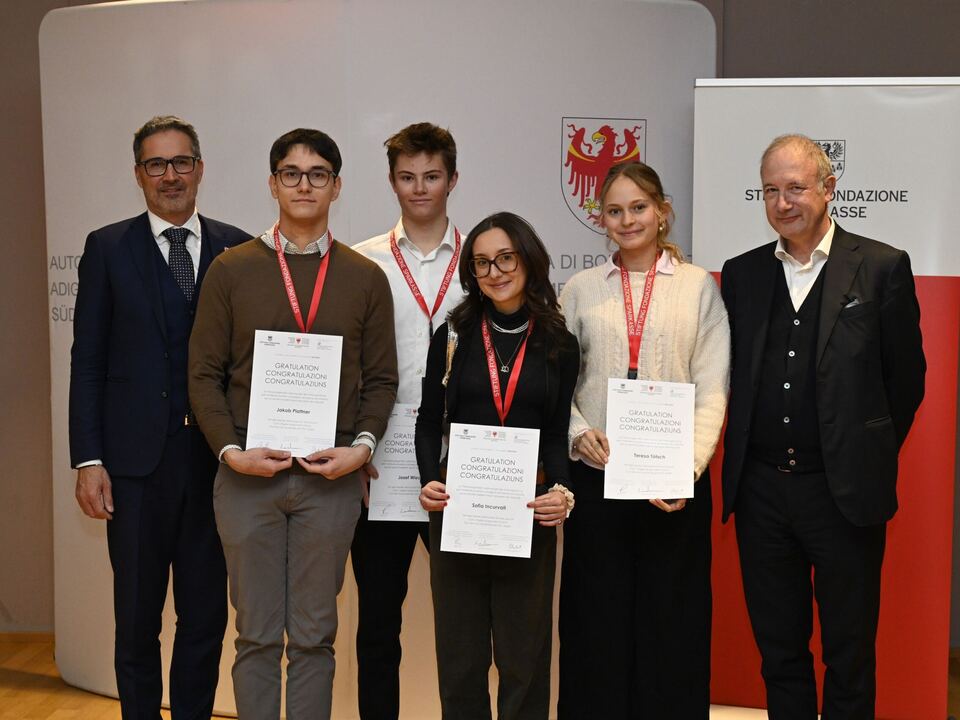 Feierstunde-f-r-Sch-lerinnen-und-Sch-ler-mit-Bestnote