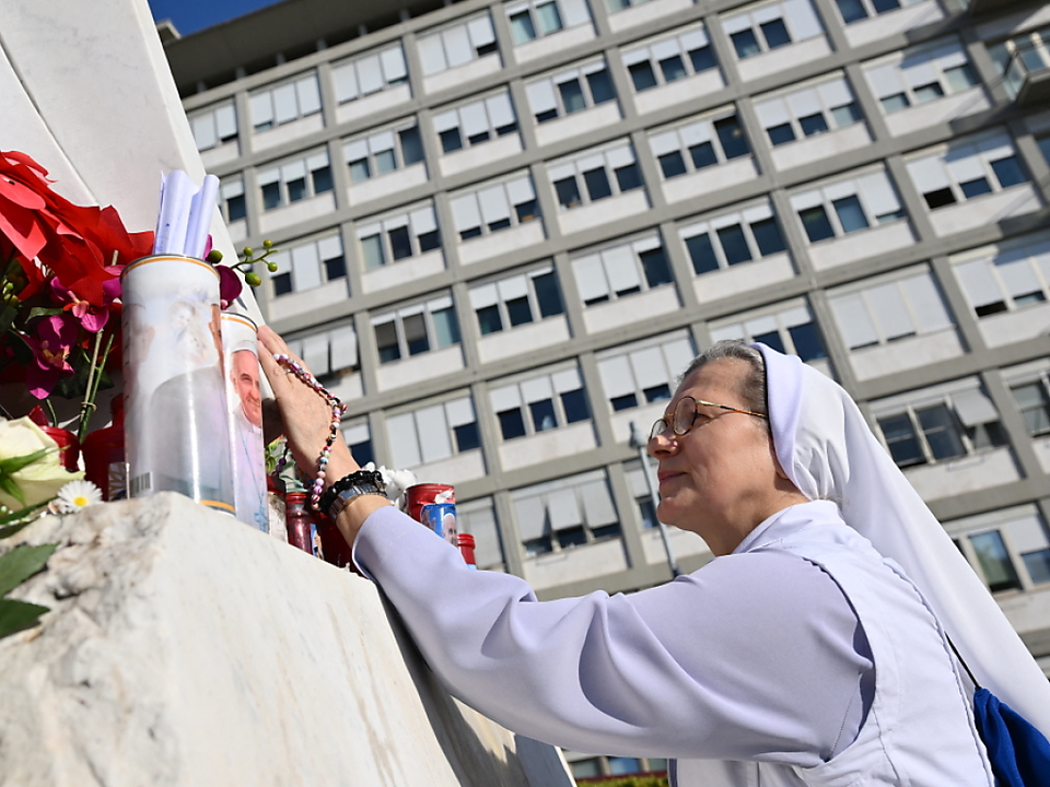 Papst-verbrachte-ruhige-Nacht-im-Spital