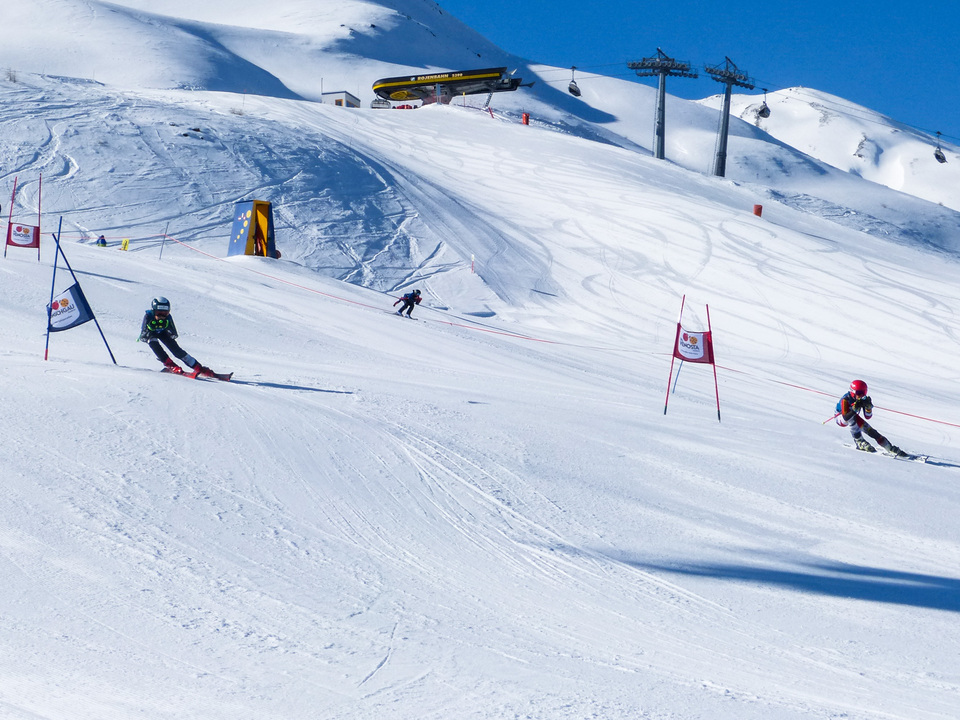F-r-Ski-Talente-nimmt-die-Saison-jetzt-richtig-Fahrt-auf