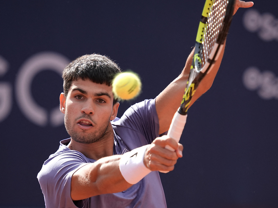 Geheimes-Ritual-auf-dem-Tennis-Court