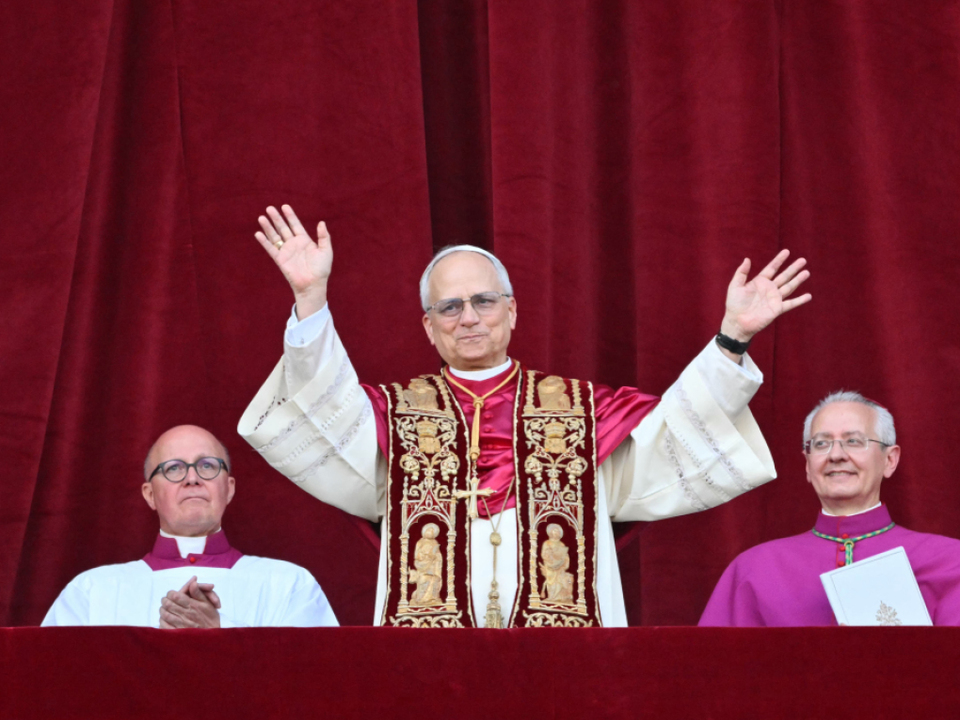 Leo-XIV-zelebriert-seine-erste-Messe-als-Pontifex