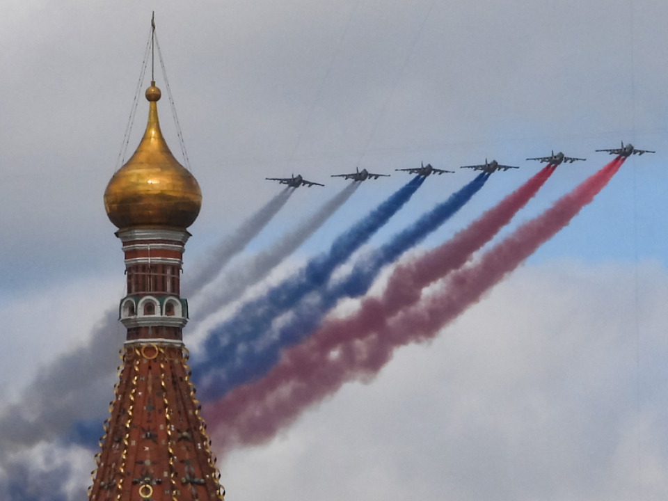 Zittern-bei-Milit-rparade-in-Russland