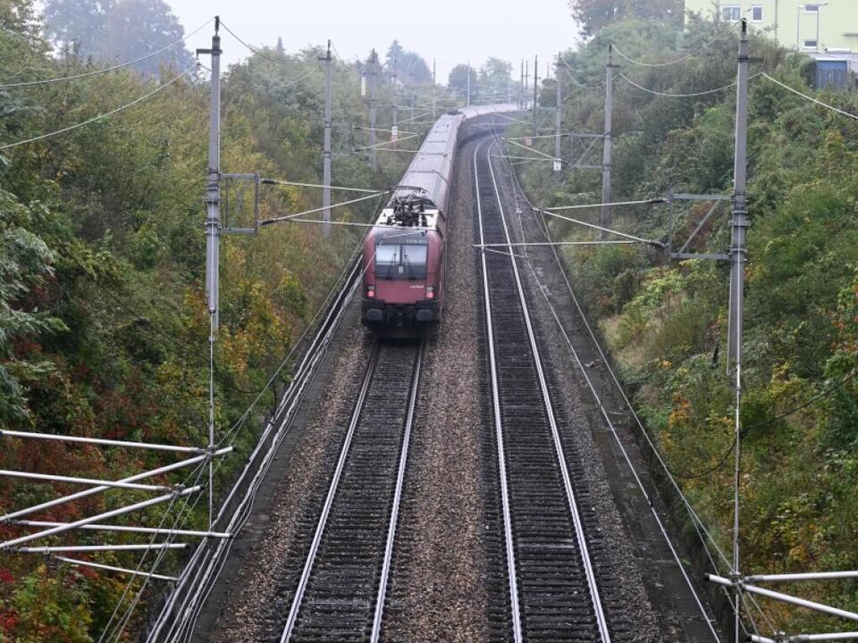 -BB-kaufen-17-zus-tzliche-Intercity-Z-ge