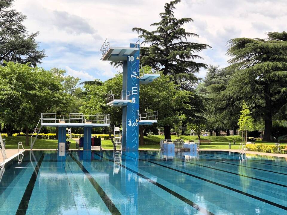 Einschr-nkung-der-Nutzung-des-Olympia-Beckens-im-Bozner-Lido