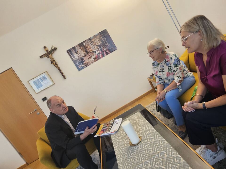 Antrittsbesuch-der-neuen-KFS-Pr-sidentin-beim-Bischof