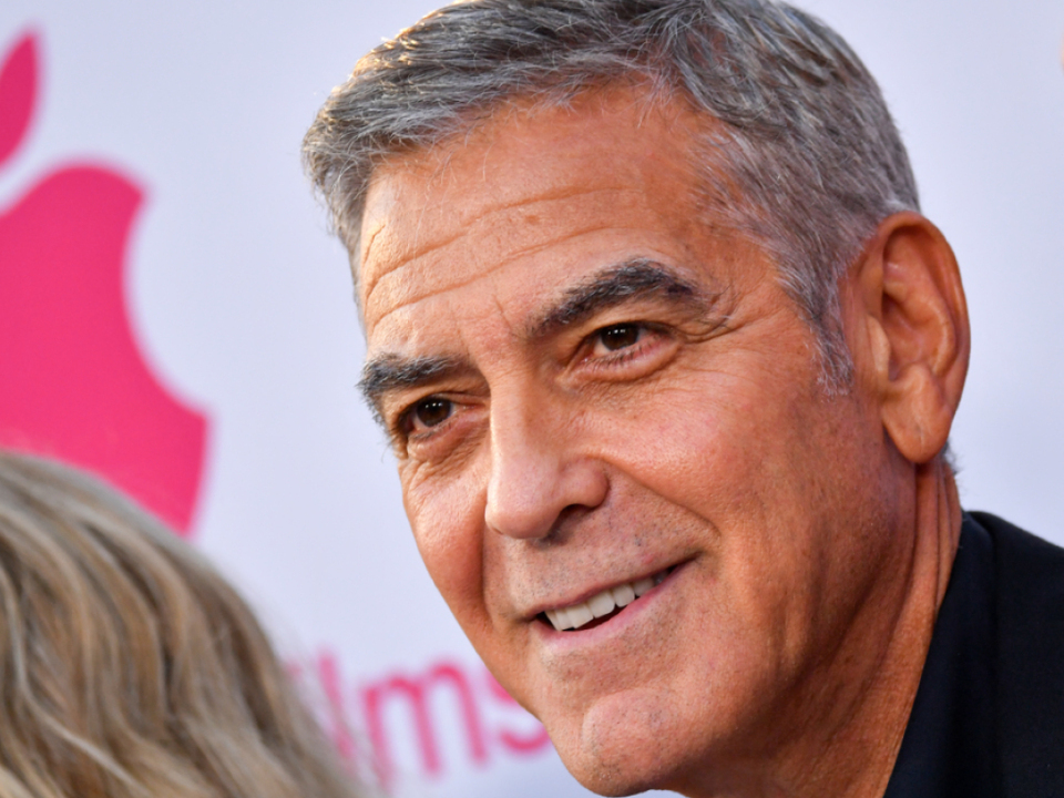 George-Clooney-l-dt-16-Gro-spender-an-den-Comer-See
