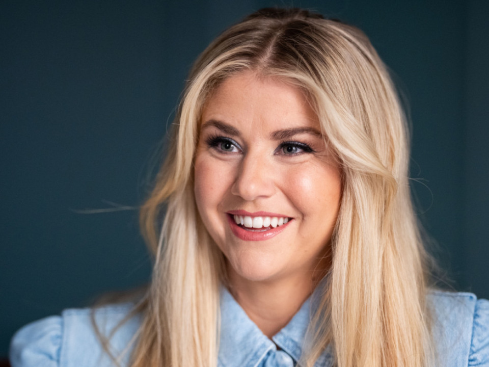 Beatrice-Egli-h-lt-fest-Ich-bin-Schlager-