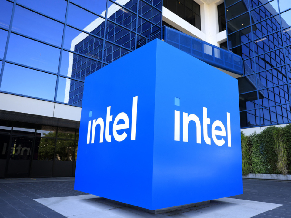 Nvidia-steigt-mit-Milliarden-bei-Intel-ein