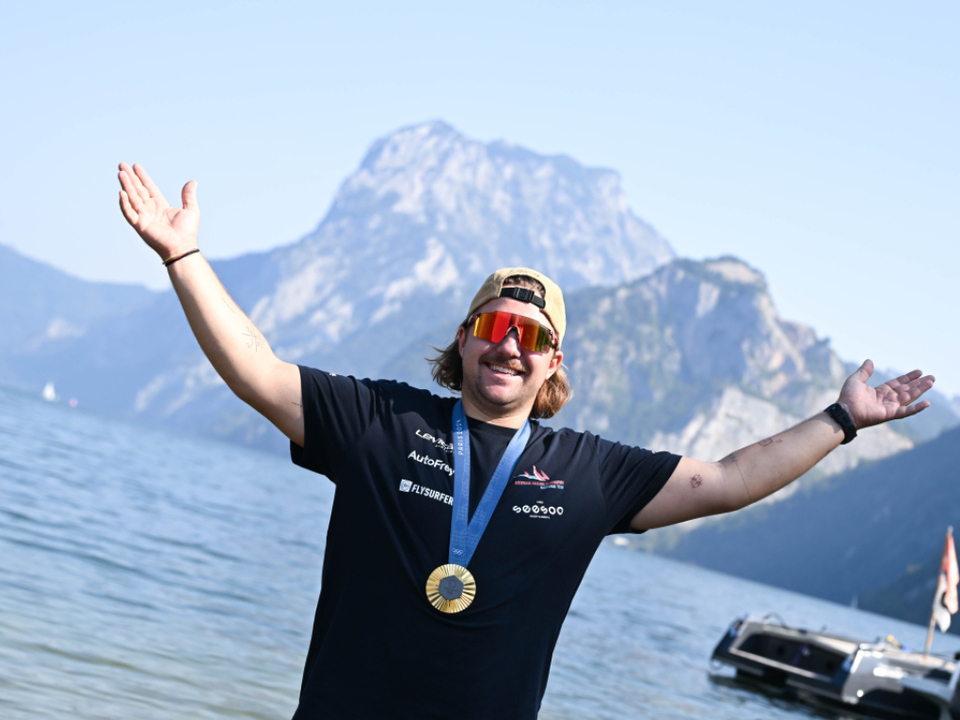 Olympiasieger-Bontus-nach-Kreuzbandriss-zur-ck-auf-Wasser