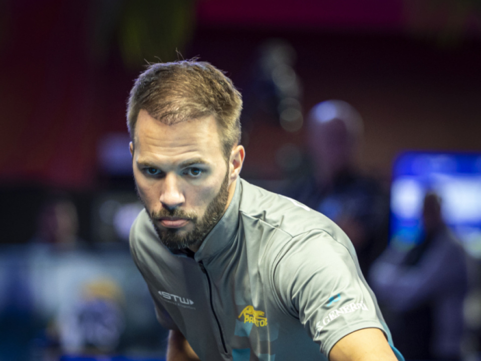 Albin-Ouschan-wie-Schwester-Jasmin-mit-8-Ball-WM-Gold