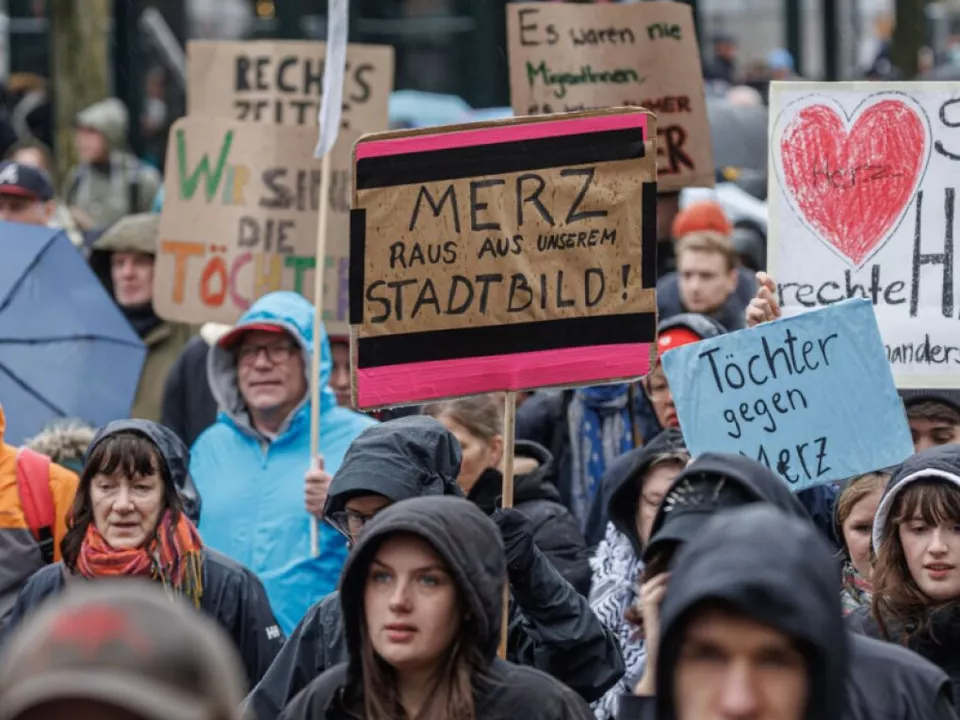 Demonstration nach \