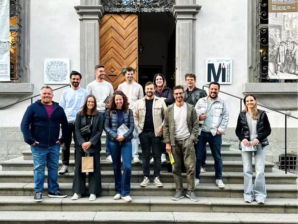 Die Teilnehmenden vor dem Merkantilmuseum