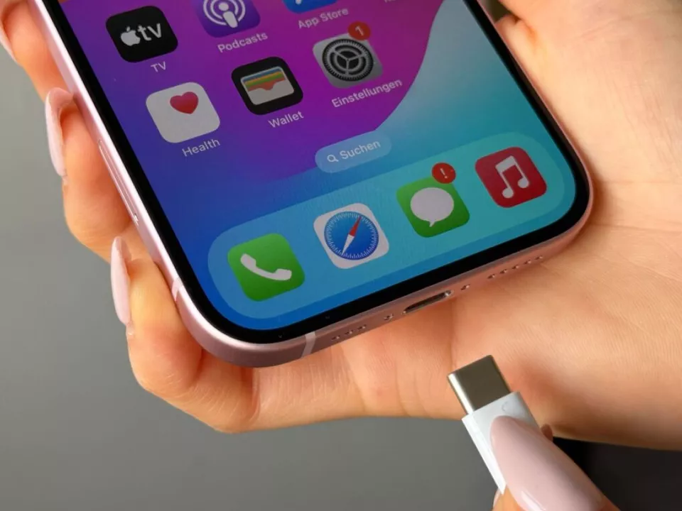 Wenn ein schwaches Ladegerät verwendet wird, erscheint ein Hinweis